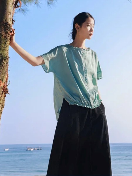 堓上 ISHONTTE 让棉麻衣衫 盛满夏日的自在与松弛