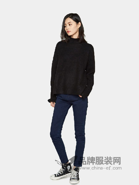 艾格周末女装2018秋冬时尚休闲简约高领开叉套头针织衫