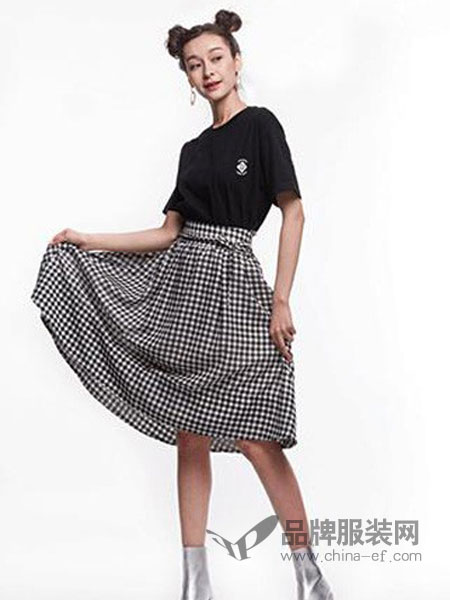 其余女装品牌2019春季新款短款韩版宽松体恤百搭上衣