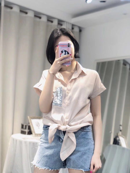靓客女装品牌2019春夏新款韩版下摆打结衬衫绑系带宽松大码雪纺衫