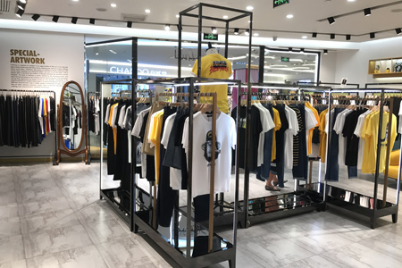 莎斯莱思品牌店铺展示