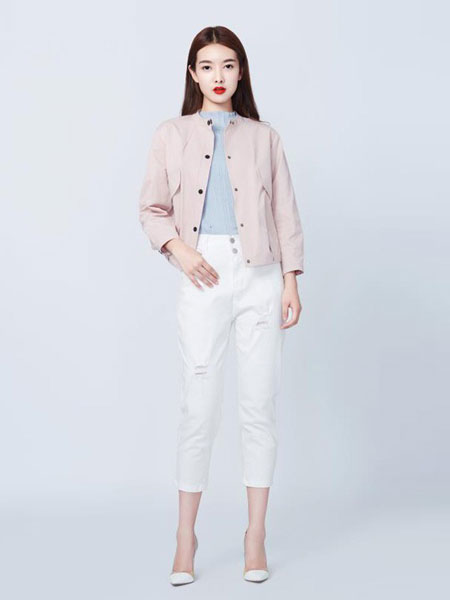 妍可唯女装品牌2019秋冬时尚潮流套装