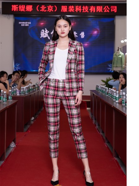 斯缇娜品牌2019秋冬新品