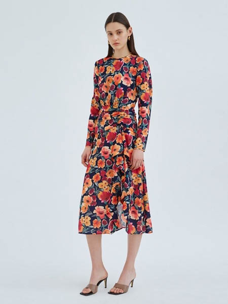 TY-LR/ C/MEO COLLECTIVE女装品牌2020秋冬印花连衣裙