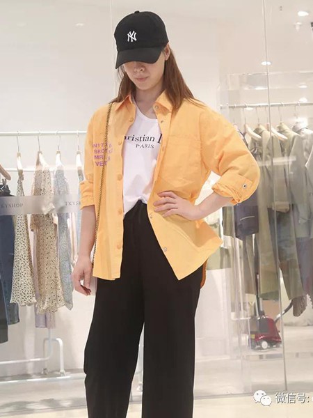 创美印象女装品牌2020秋冬黄色棉麻简约衬衫