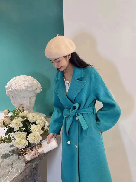 歌宝琪女装品牌2021秋冬显白系腰带长款大衣
