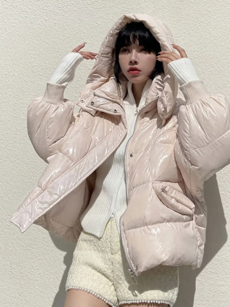 歌宝琪女装品牌2021秋冬连帽甜美宽松羽绒服