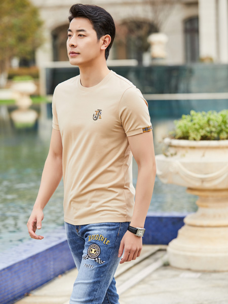 卧虎藏龙OHCL男装品牌2022夏季卡其色弹力舒适休闲T恤