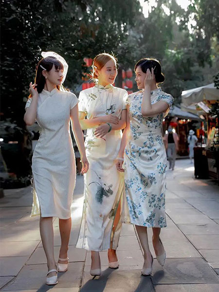 莱素女装品牌中国风小碎花旗袍