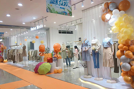 禾等Helen Moda女装品牌店铺展示