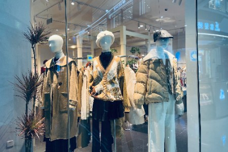 薇薇希女装品牌店铺展示