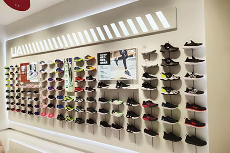 UNDER ARMOUR  KIDS童装品牌店铺展示